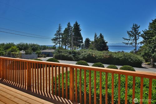 4135 Lovely Rd, Clinton, WA, 98236-8910 | Card Image