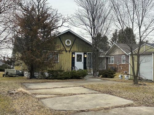 8045-8031 W Lakeshore Drive, Burlington, WI, 53105 | Card Image