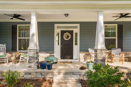 121 Roundrock Ln, Sanford, NC, 27330-7335 | Card Image