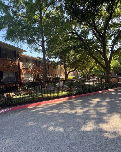 c-3016 Mahanna Springs Dr, Dallas, TX, 75235-8748 | Card Image