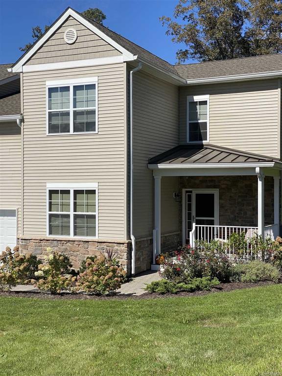 Hudson View Ter, Hyde Park, NY 12538