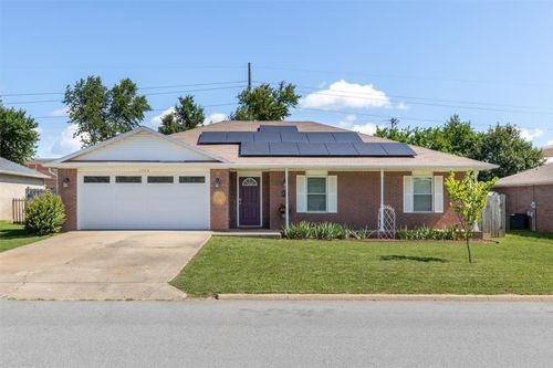 1203 Se 21st St, Bentonville, AR, 72712-3786 | Card Image
