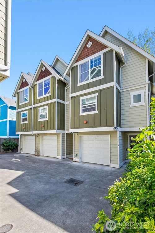 b-1420 25th Ave, Seattle, WA, 98122 | Card Image