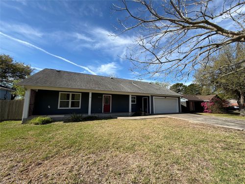 6421 S Ridgecrest Dr, Hitchcock, TX, 77563-2022 | Card Image