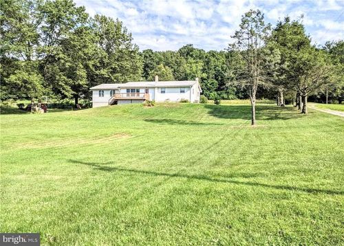 71 Municipal Rd, NEW RINGGOLD, PA, 17960-9063 | Card Image