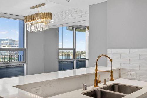 unit-2204-321 10th Ave, San Diego, CA, 92101-8650 | Card Image