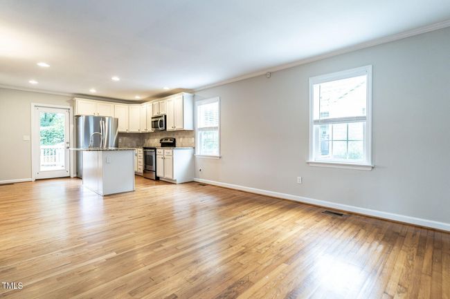007-1920x1080-family-room | Image 12