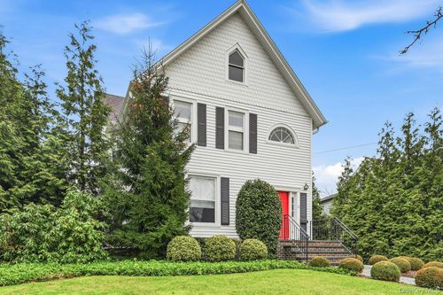 34 Fairview St, Huntington, NY, 11743-3414 | Card Image