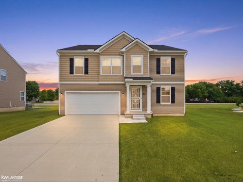 54470 Heron Cir, New Baltimore, MI, 48047-2833 | Card Image