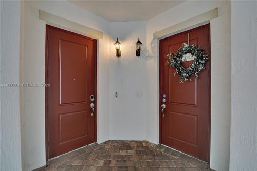 11607 Sw 13th Dr, Pembroke Pines, FL, 33025-4822 | Card Image