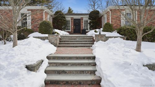 16 Daniel Ln, Dix Hills, NY, 11746-5309 | Card Image