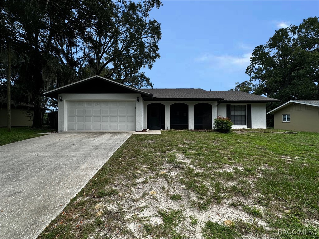 Pine Cir, Crystal River, FL 34429