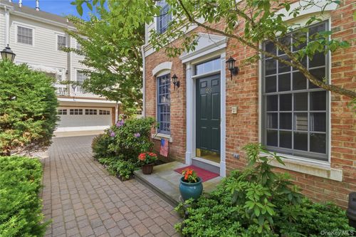 23 Mariners Walk, Oyster Bay, NY, 11771-3729 | Card Image