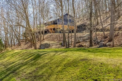 10 Deerpath Dr, New Paltz, NY, 12561-2810 | Card Image