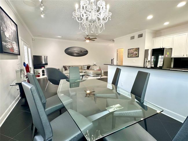 dining area | Image 5