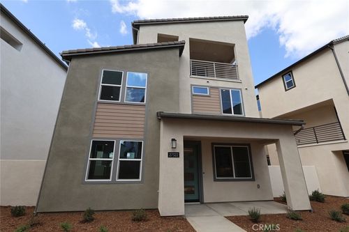 27322 Bear Paw Ln, Valencia, CA, 91381-0810 | Card Image