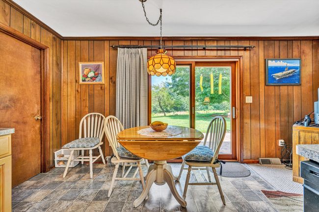 15-Eat in Kitchen | Image 15