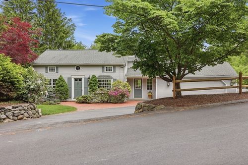 2 Lyons St, Westborough, MA, 01581-1720 | Card Image