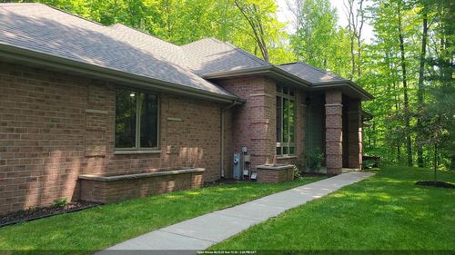 5955 Wood Brook Circle, LITTLE SUAMICO, WI, 54141 | Card Image