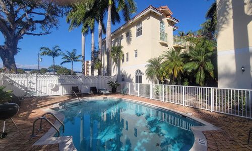 4-3356 Bird Ave, Miami, FL, 33133-4438 | Card Image