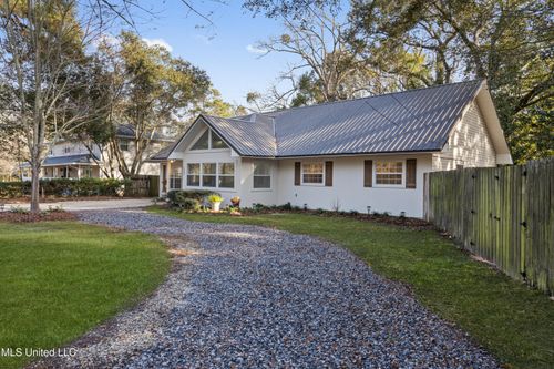 5808 Ridge Rd, Ocean Springs, MS, 39564-2246 | Card Image