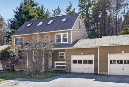 24 Swaan Dr, Lee, NH, 03861-6636 | Card Image