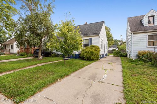 5097 Winifred St, Wayne, MI, 48184-2637 | Card Image