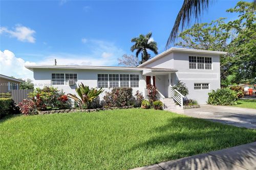 195 Ne 121st Ter, North Miami, FL, 33161-5342 | Card Image