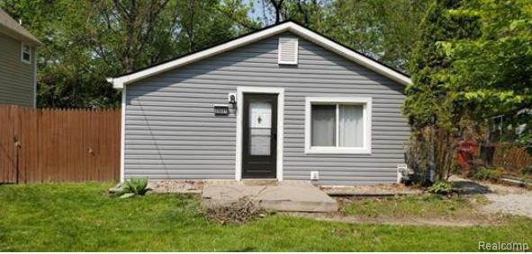 Helen St, Southfield, MI 48033
