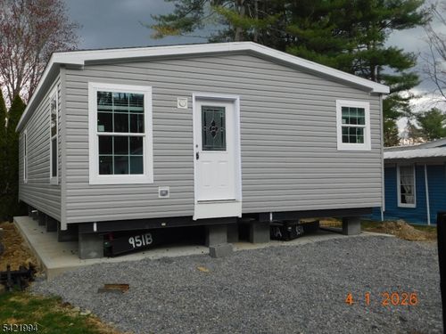 64 Back St, Oxford, NJ, 07863-3605 | Card Image