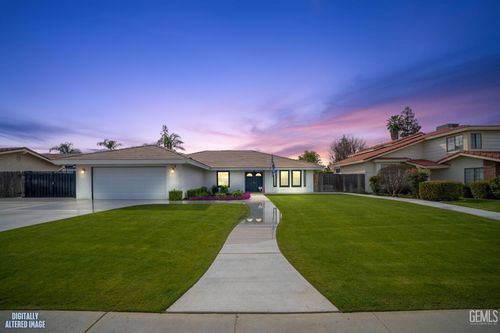 7105 Aztec Way, Bakersfield, CA, 93308 | Card Image