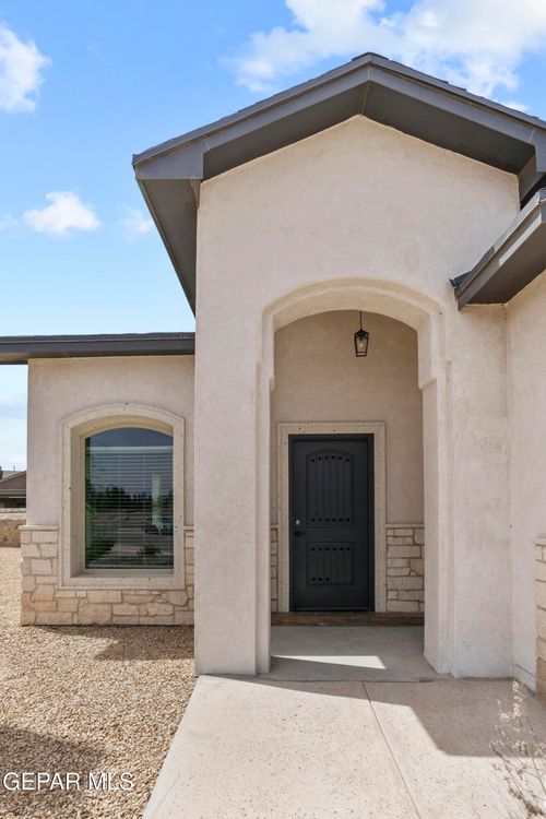 777 Cedarwood Ave, El Paso, TX, 79928-8450 | Card Image