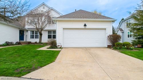 390 Blair Circle, Aurora, OH, 44202 | Card Image