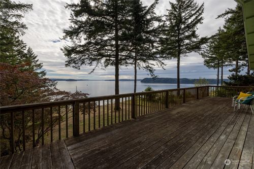 1124 Queets Drive, Fox Island, WA, 98333 | Card Image