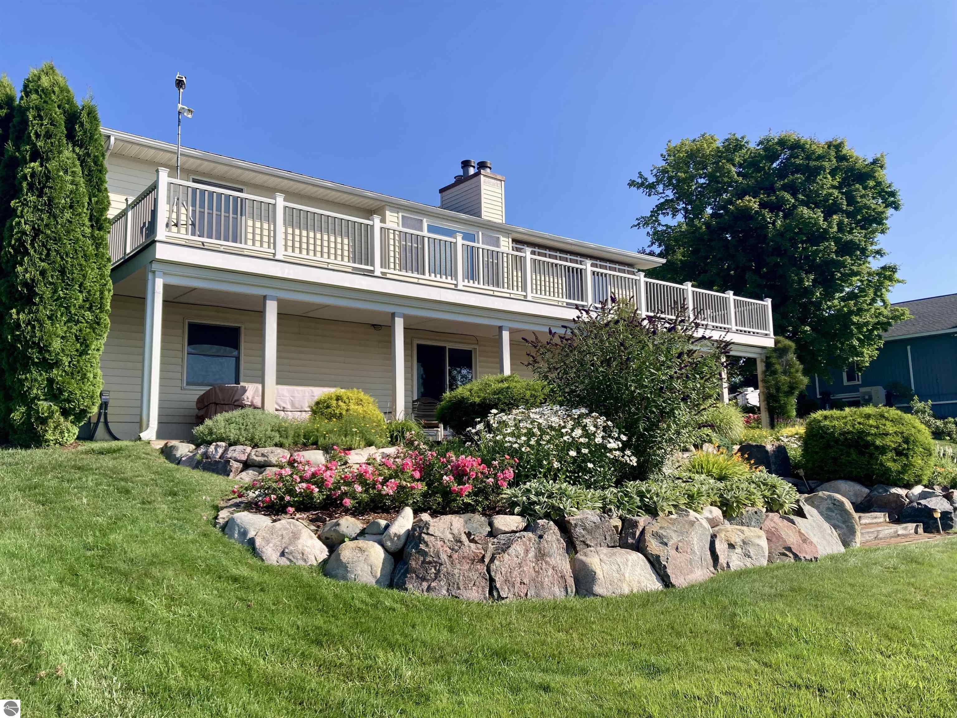 Kelenski Dr, Cedar, MI 49621