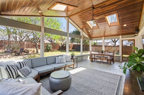 7211 Geneva Dr, Austin, TX, 78723-1545 | Card Image