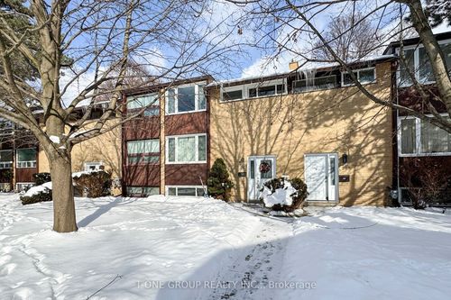 26 Balaby Cres, North York, ON, M3C2B7 | Card Image