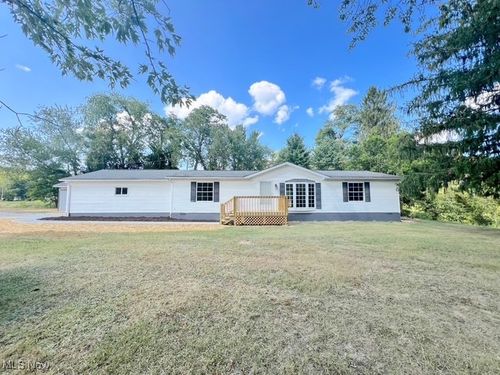 6497 Mckee Rd Ne, Mineral City, OH, 44656-9093 | Card Image