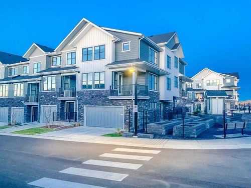 917 Crestridge Common Sw, Calgary, AB, T3B6L6 | Card Image