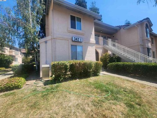 342 Chris Cmn, Livermore, CA, 94550-7738 | Card Image