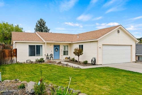 7601 Glacier Way, Yakima, WA, 98908-4507 | Card Image