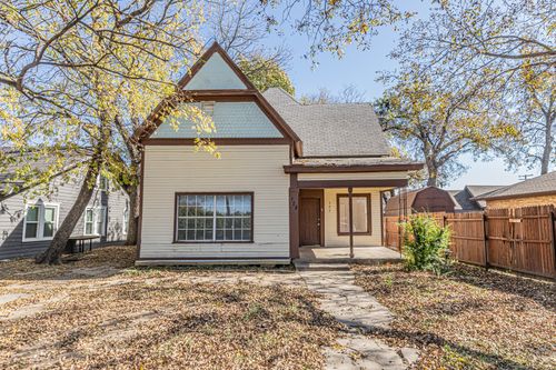 428 N Denton St, Gainesville, TX, 76240-4039 | Card Image