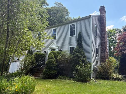 35 Houde St, Marlborough, MA, 01752-1056 | Card Image