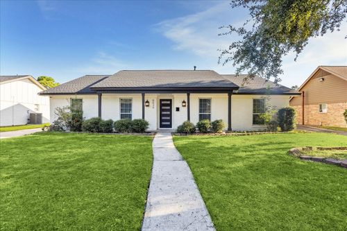 6034 Autumn Forest Dr, Houston, TX, 77092-2310 | Card Image