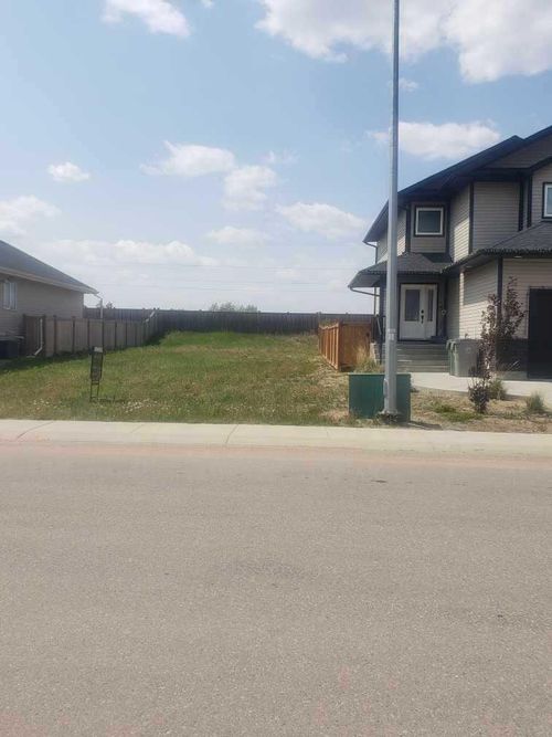 {{alt}} | Card Image