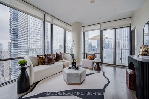 3107-38 Grenville St, Toronto, ON, M4Y1A5 | Card Image