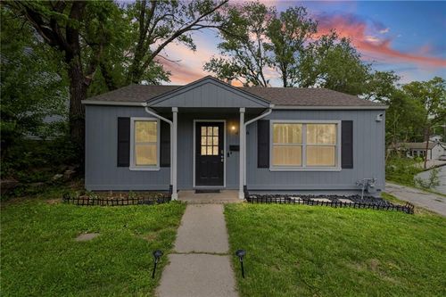 4506 Walker Ave, Kansas City, KS, 66102-1949 | Card Image