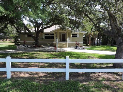 905 Colonial Rd, VENICE, FL, 34293-6624 | Card Image