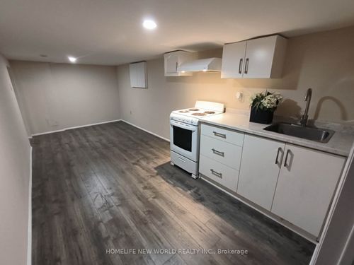 55 Chamberlain Ave, York, ON, M6E4J9 | Card Image