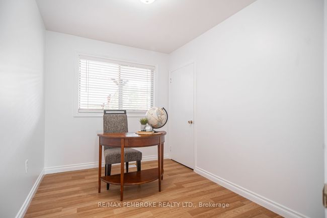 84 Frontenac Cres, House other with 5 bedrooms, 3 bathrooms and 4 parking in Deep River ON | Image 19